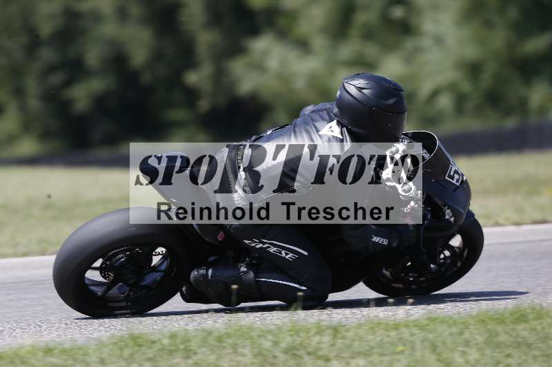 /44 09.08.2025 Plüss Moto Sport ADR/Freies Fahren/550